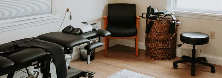 A spinal decompression table in an adjustment room